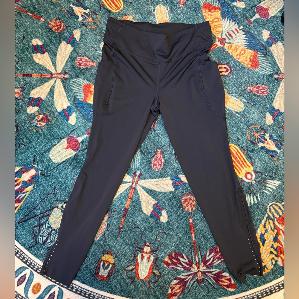 Lululemon Navy Blue High-Waisted Running Leggings with Reflective Details